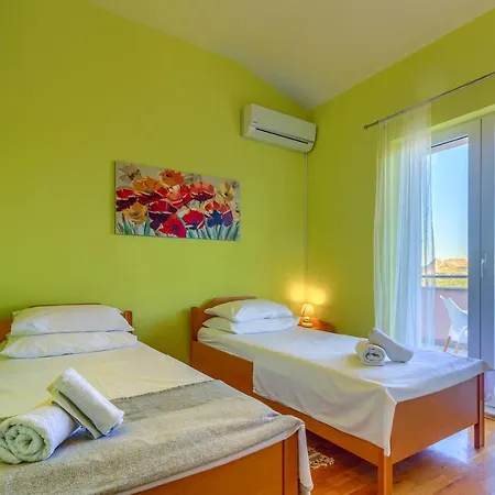 Vikendica Desideria *